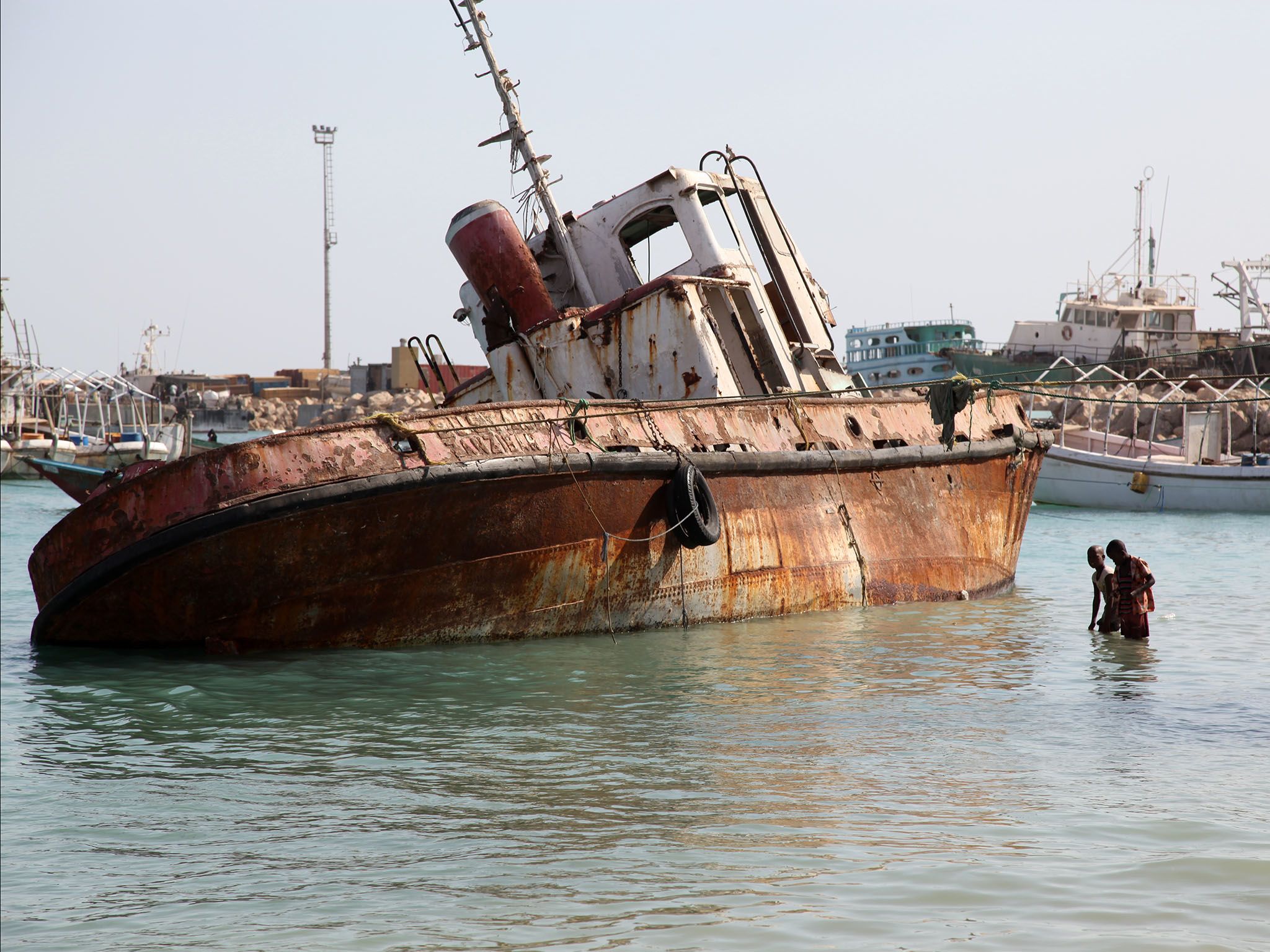 Basaso, Somalia: A shipwrecked boat near the shore in Basaso, Somalia. This image is from... [Photo of the day - مارس 2020]