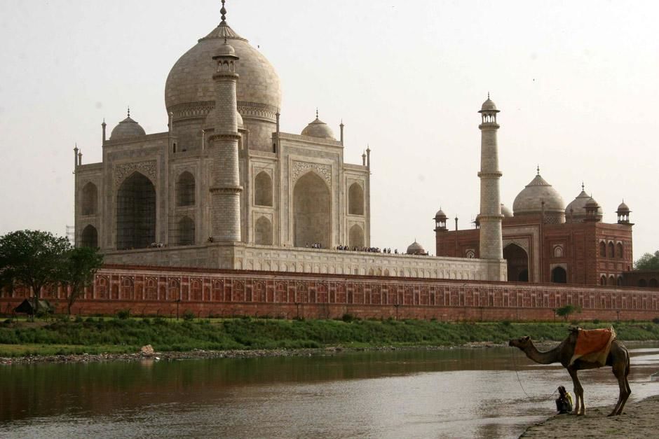 The Taj Mahal in Agra. This image is from Secrets Of The Taj Mahal. [Photo of the day - مايو 2012]