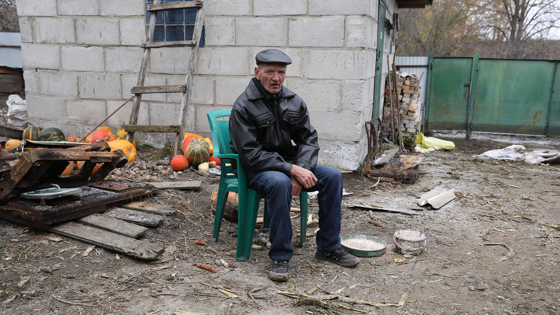 Hryhoriy Dzyuba, a farmer and resident of the flooded Demydiv village outside his barn. Demydiv... [Photo of the day - February 2023]