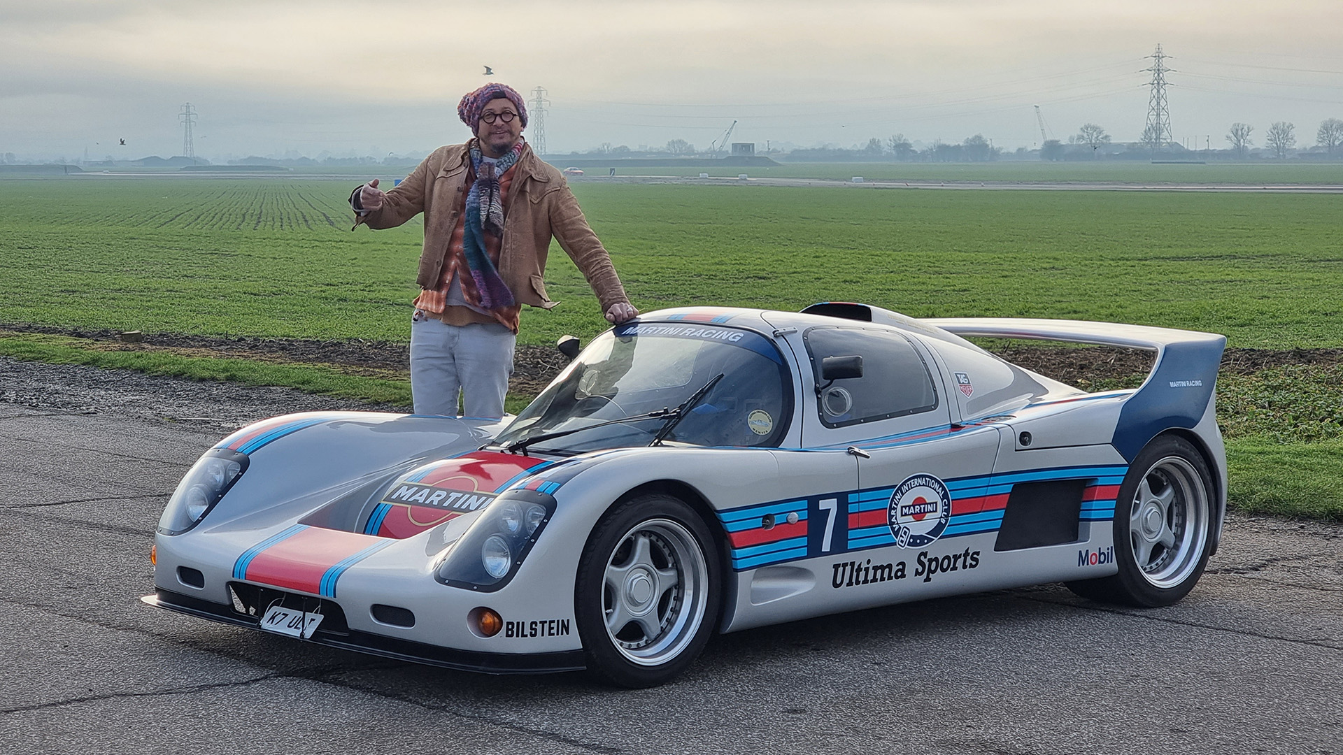 Fuzz Townshend poses with the Pristine Ultima. This is from Car S.O.S. Season 11. [Photo of the day - May 2023]