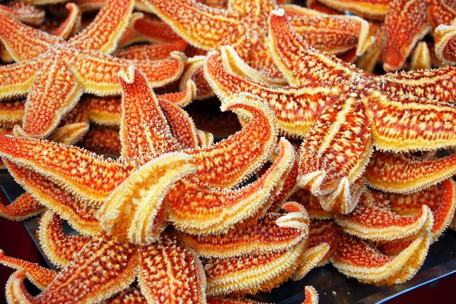 Close up of star fish being sold at a Chinese market. This image is from Dangerous Encounters. [Photo of the day - September 2012]