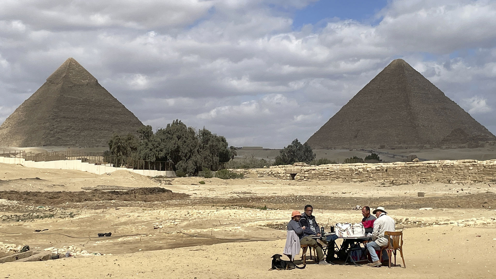 Archaeologists take a break in the middle of the day at the excavation site of the newly... [Photo of the day - June 2024]