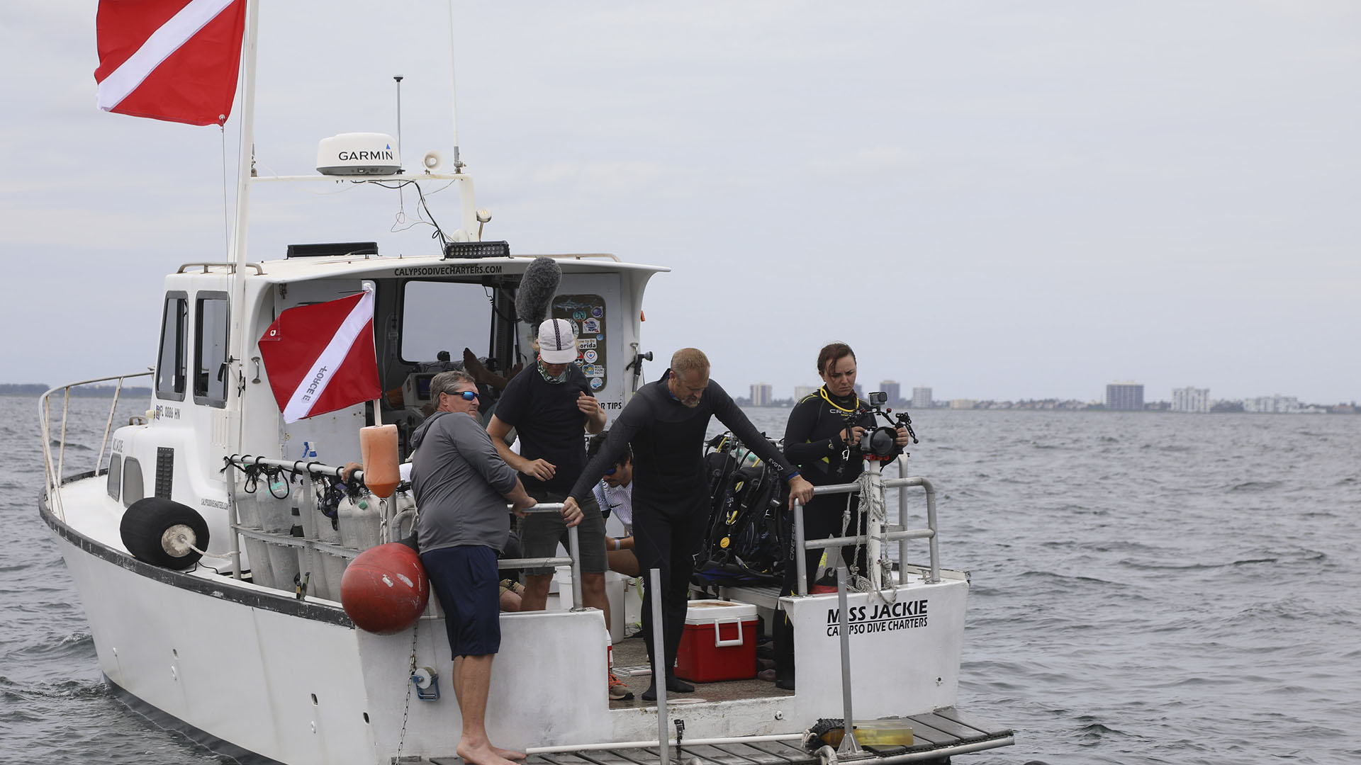 Mike Heithaus and team aboard the Miss Jackie boat about to conduct the lemon shark bite force... [Photo of the day - July 2024]