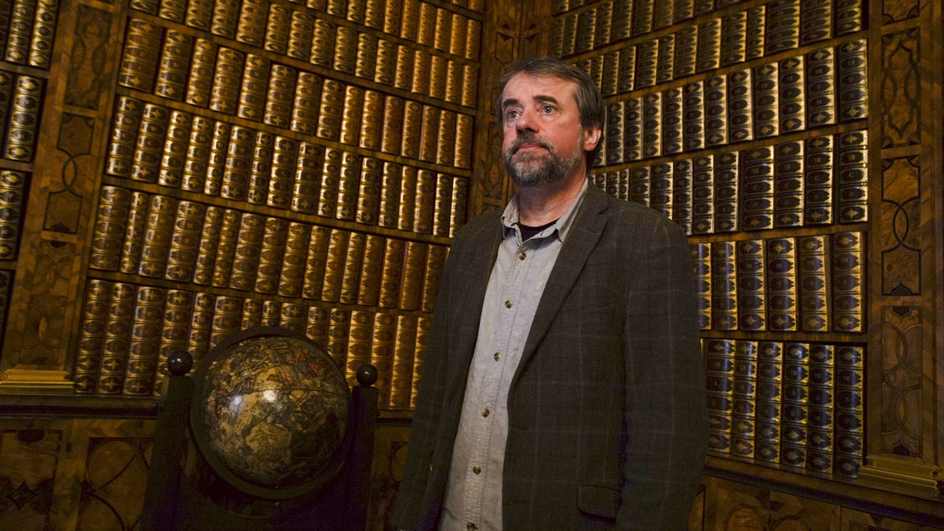 Tony Pollard in the library at Jasna Gora Monastery, Poland. In 1655 the monastery defended... [Photo of the day - September 2024]