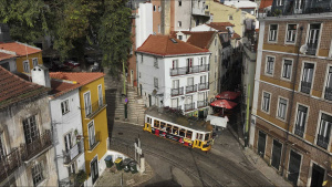 The E28 tram is seen from above as... [Photo of the day - 21 OCTOBER 2024]