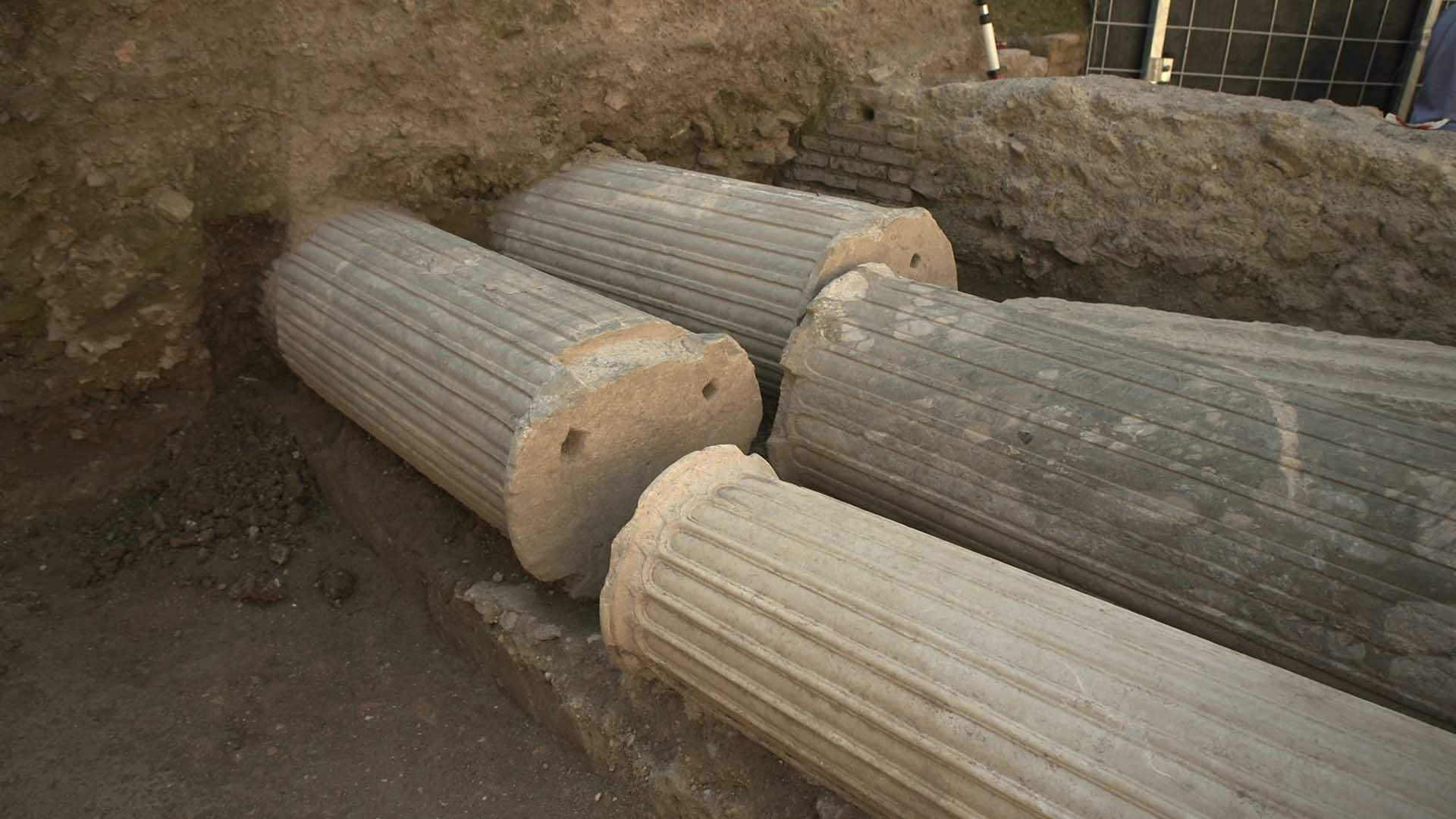 Roman Columns were unearthed at the Nero's Theatre dig site in Rome. This is from Lost Treasures... [Photo of the day - November 2024]