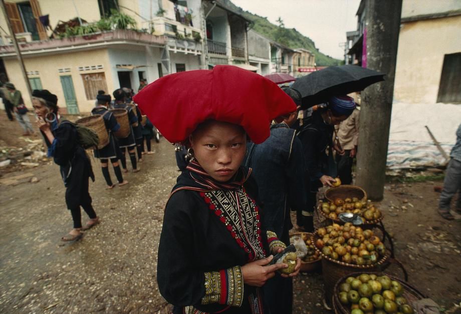Members of Dao and Hmong hill tribes frequent the market in Sa Pa where they sell clothing and... [Photo of the day - November 2011]