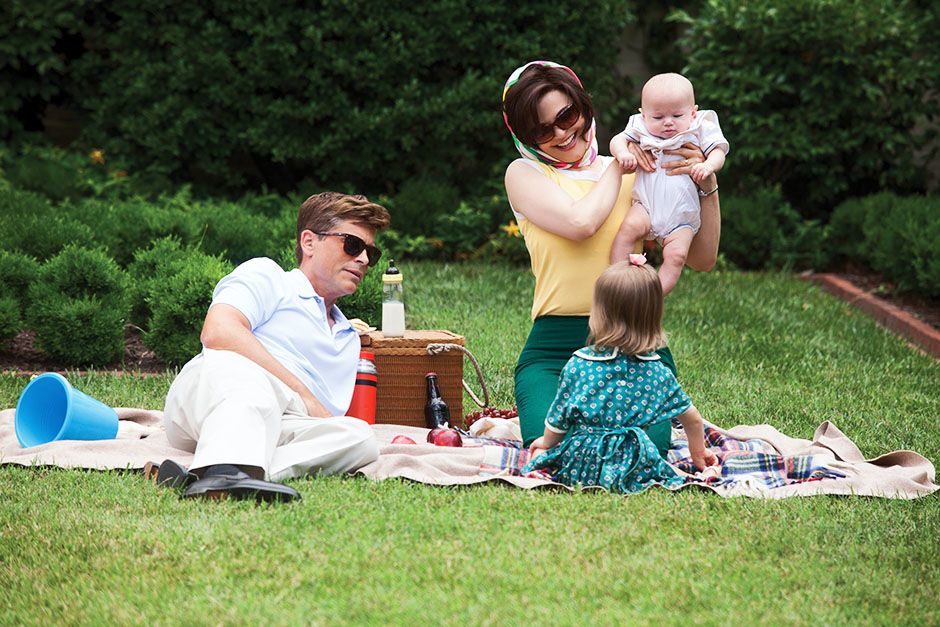 USA: Rob Lowe as President John F. Kennedy and Ginnifer Goodwin as Jackie Kennedy having a... [Photo of the day - November 2013]