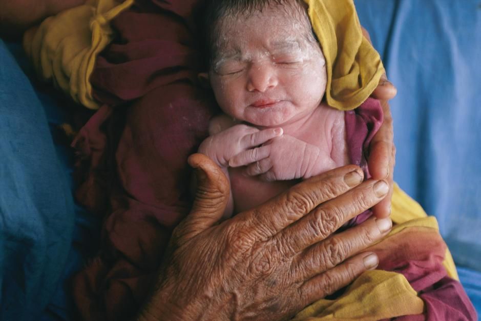 Portrait of a newborn baby, only minutes old. [Photo of the day - December 2011]