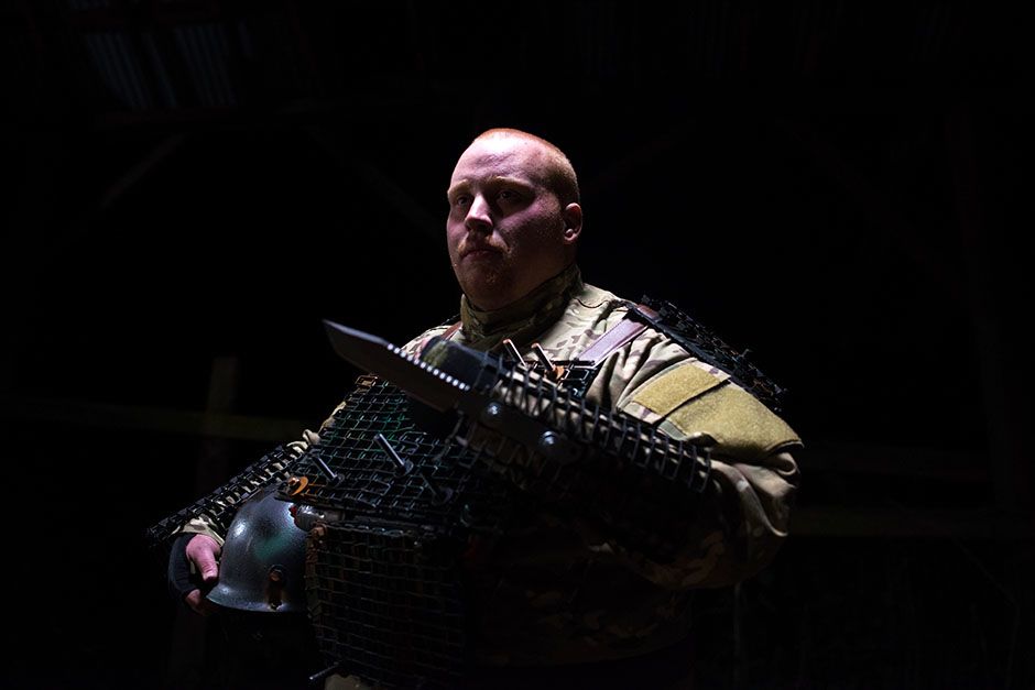 Buckley, Washington, USA: Tyler Smith wears his body armour. This image is from Doomsday Preppers. [Photo of the day - February 2014]