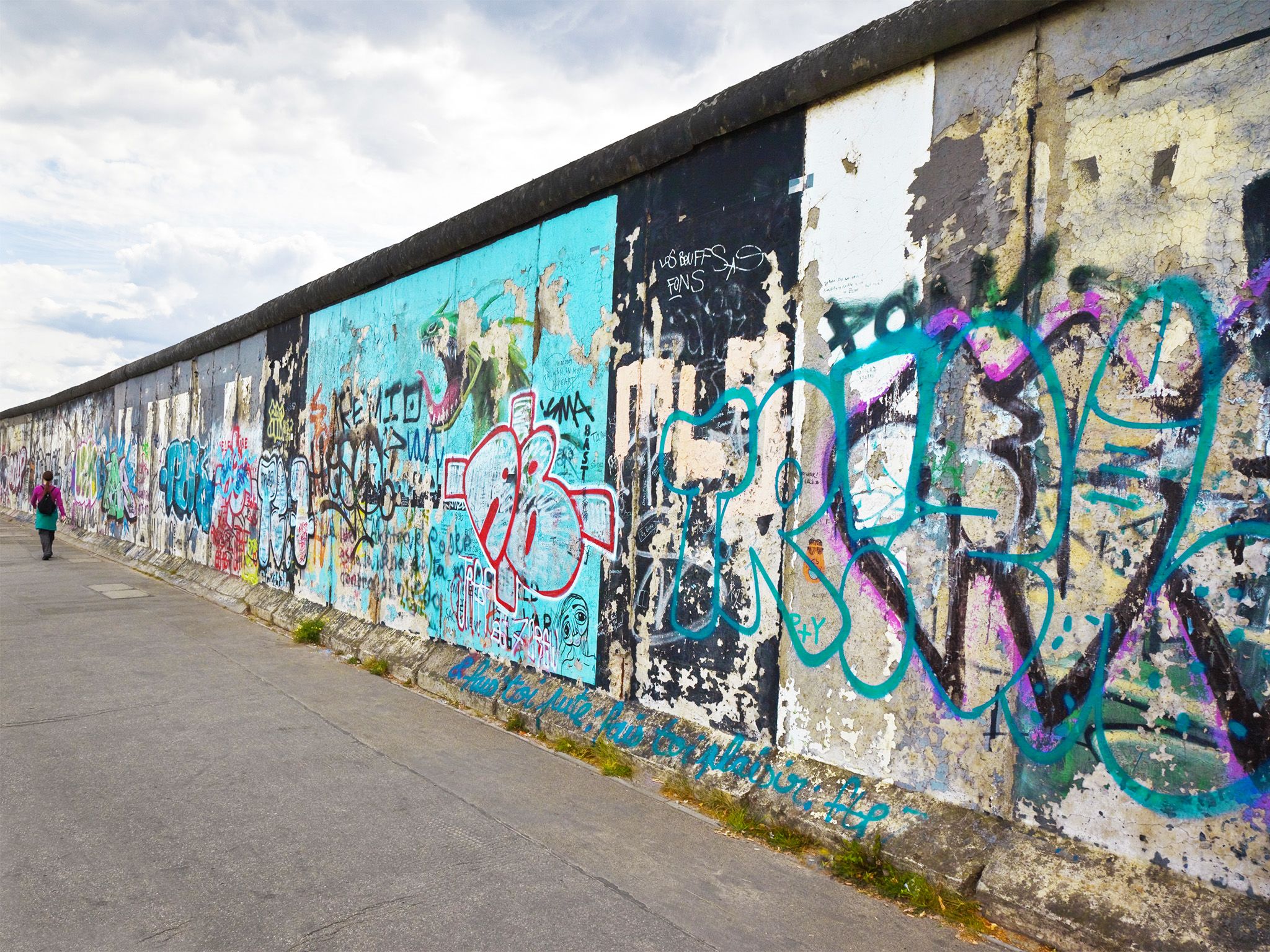 Berlin wall. This image is from Hasselhoff vs. The Berlin Wall. [Photo of the day - November 2014]