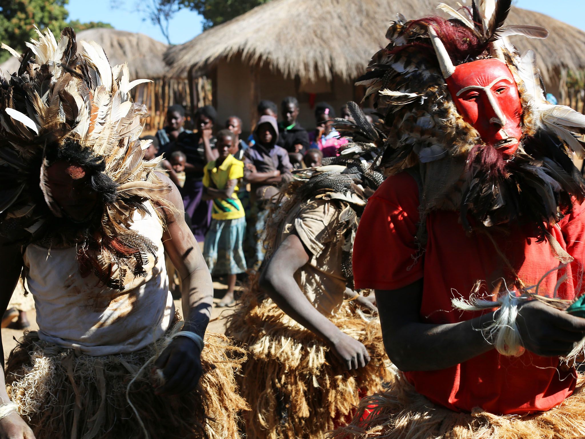 معسكر كويندا بوش، لوساكا، زامبيا: أعضاء القبيلة... [Photo of the day - مارس 2016]