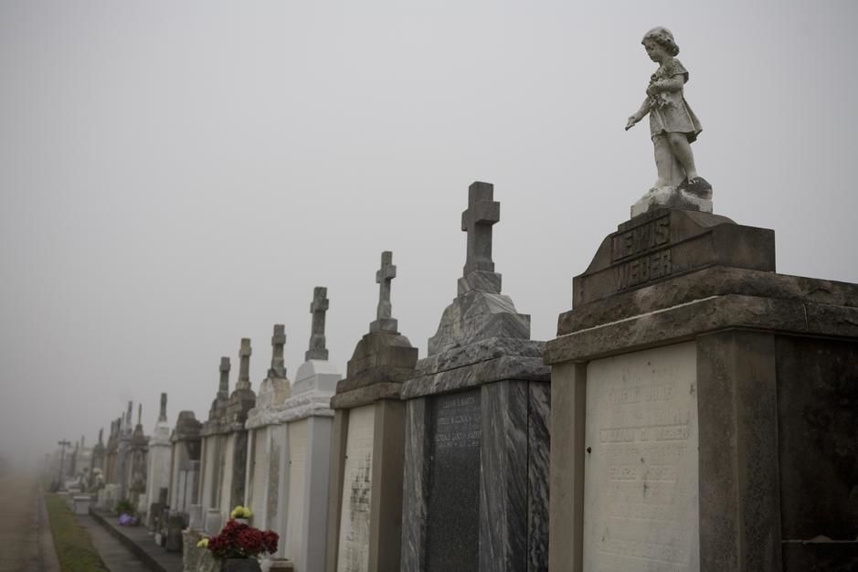 Cemetry in New Orleans, above ground graves. [Photo of the day - June 2011]