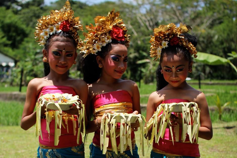 Bali, Indonesia: Young girls with their offerings are ready to perform a traditional dance in... [Photo of the day - March 2012]