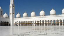 The Sheikh Zayed Grand Mosque show