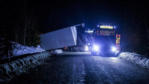 Ice Road Rescue: Highway Havoc Comp photo