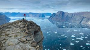 التسلق في القطب الشمالي مع (أليكس هونولد) صورة