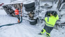 فريق إنقاذ الطرق الجليدية: مخاطر الطريق السريع برنامج
